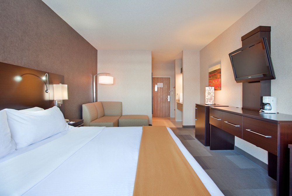 Holiday Inn Express Hotel Suites Beatrice 18/76