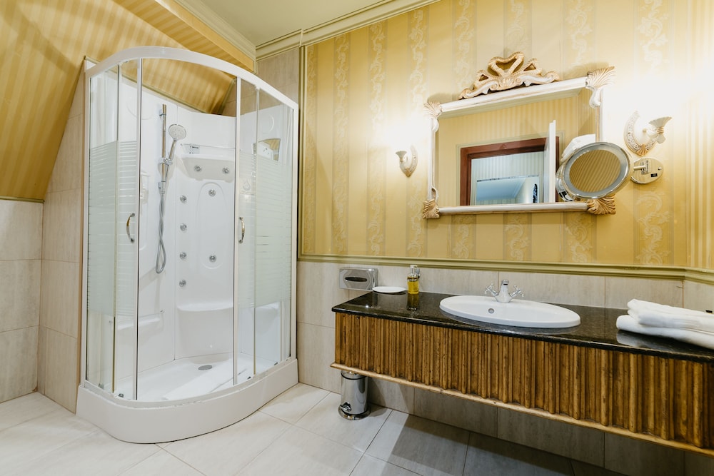 Topaz Boutique Hotel 34/37