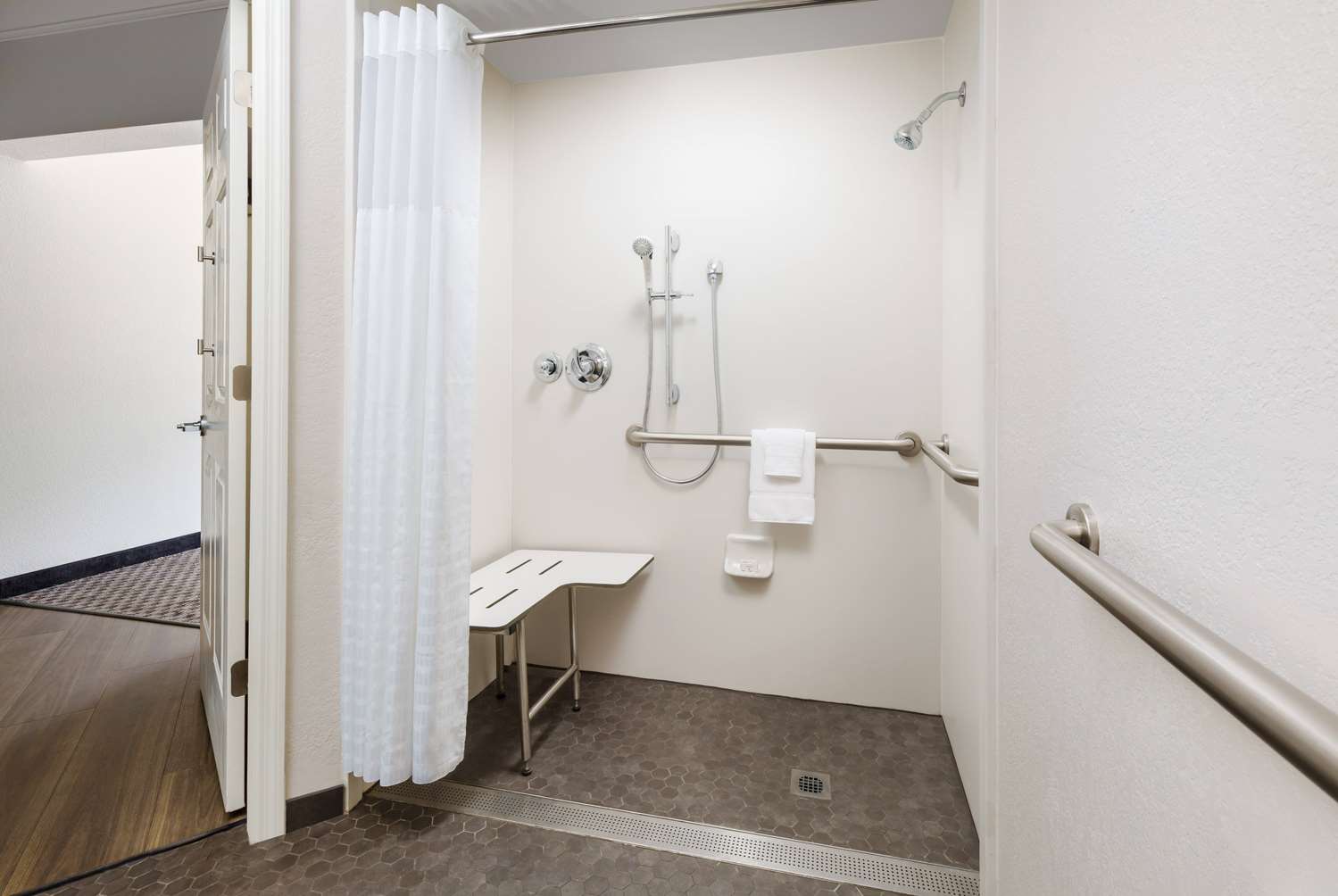 La Quinta Inn & Suites by Wyndham Tampa Brandon Regency Park 47/49