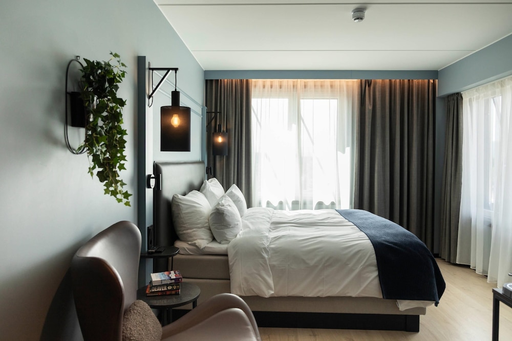Home Hotel 1624 17/50