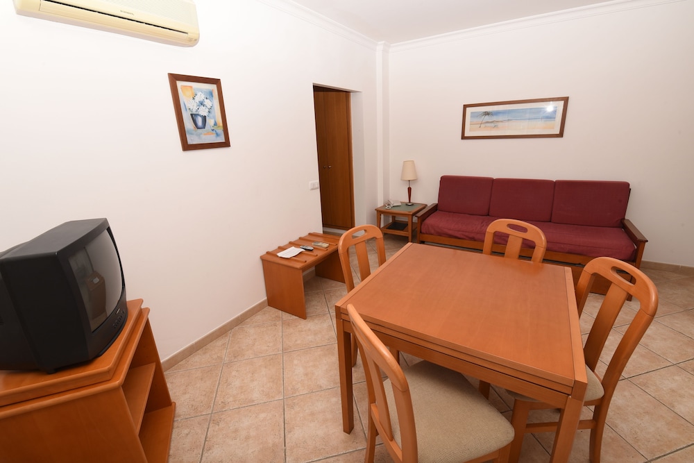Praia Da Lota Resort Apartments 58/85