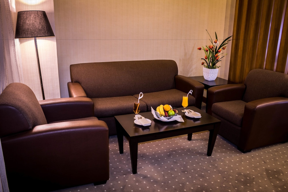 Olive Tree Hotel 30/50