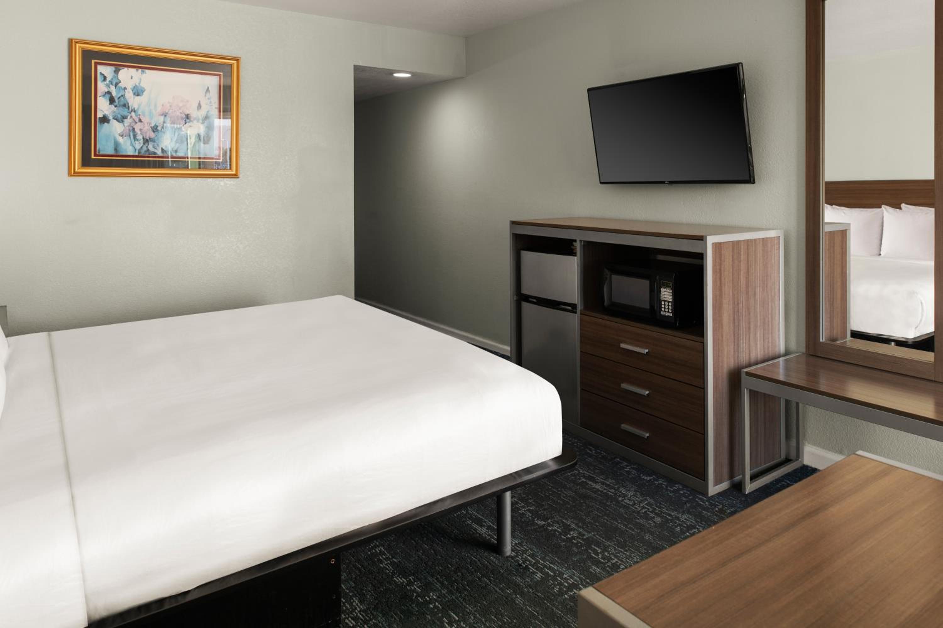 Room, Queen Bed, Accessible