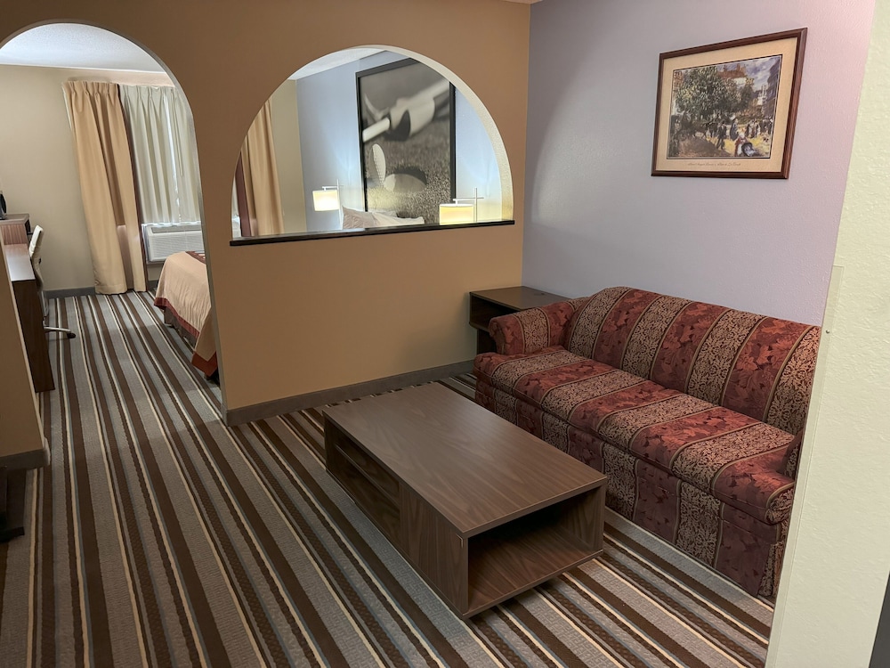 Super 8 by Wyndham Winfield/Quail Ridge Area 14/26