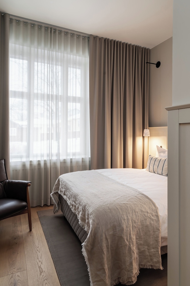 Medium, Double Bed