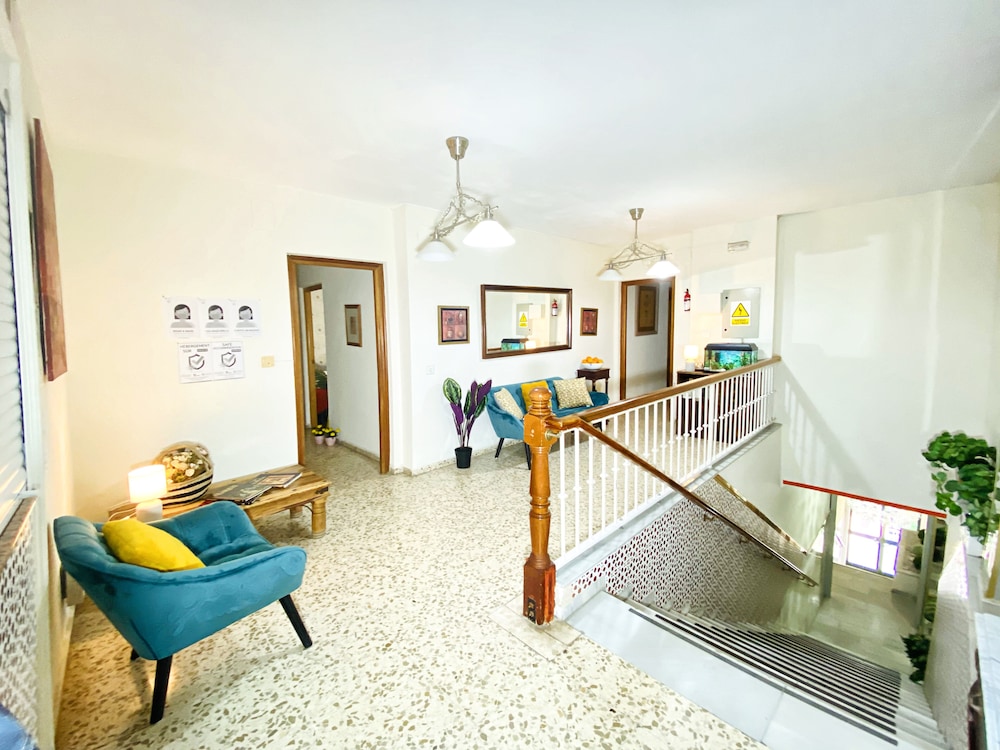 Hostal Azahara 47/70
