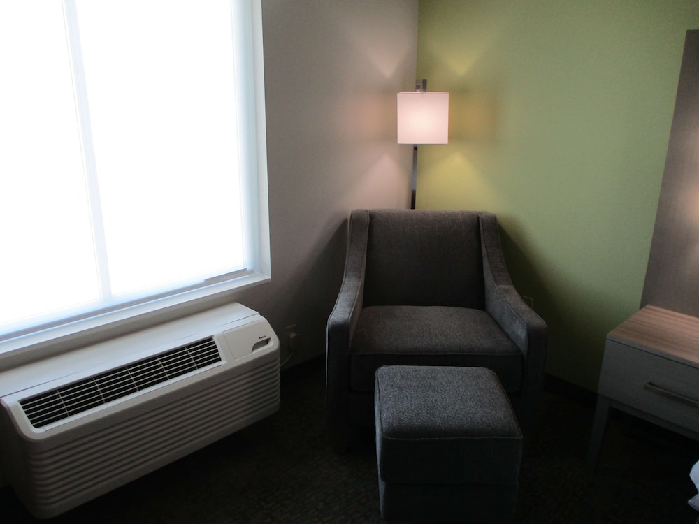 La Quinta Inn & Suites by Wyndham Jackson/Cape Girardeau 35/51