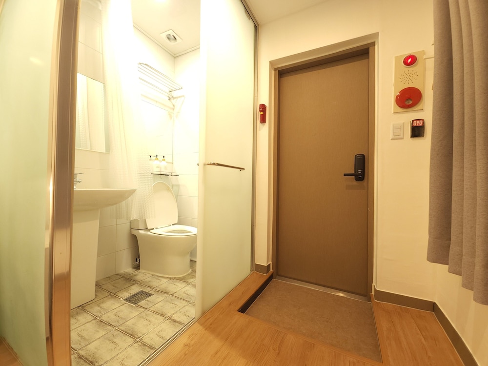 OYO Hostel Myeongdong 2 24/75