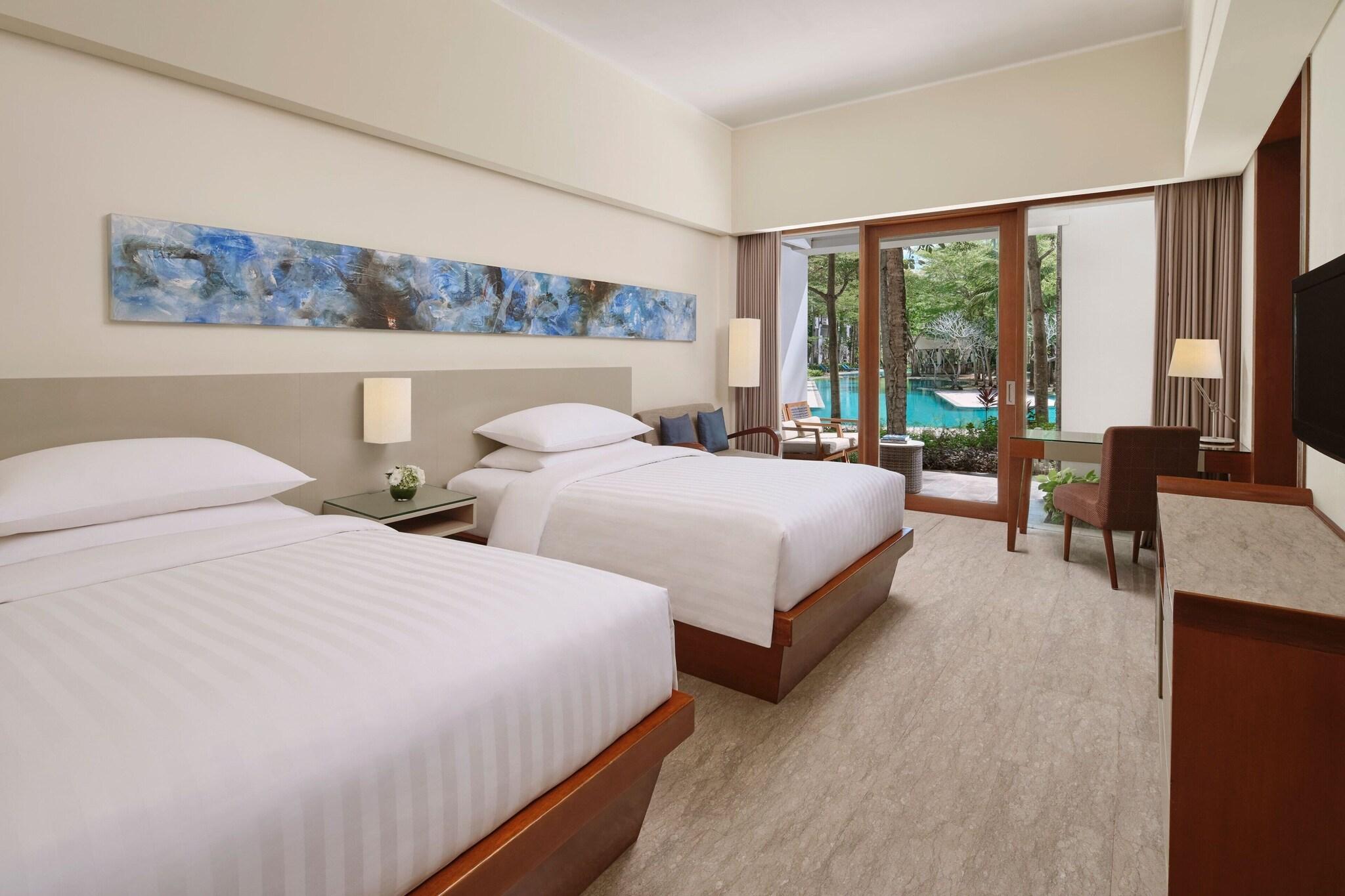 Deluxe, Double or Twin Bed, Pool View