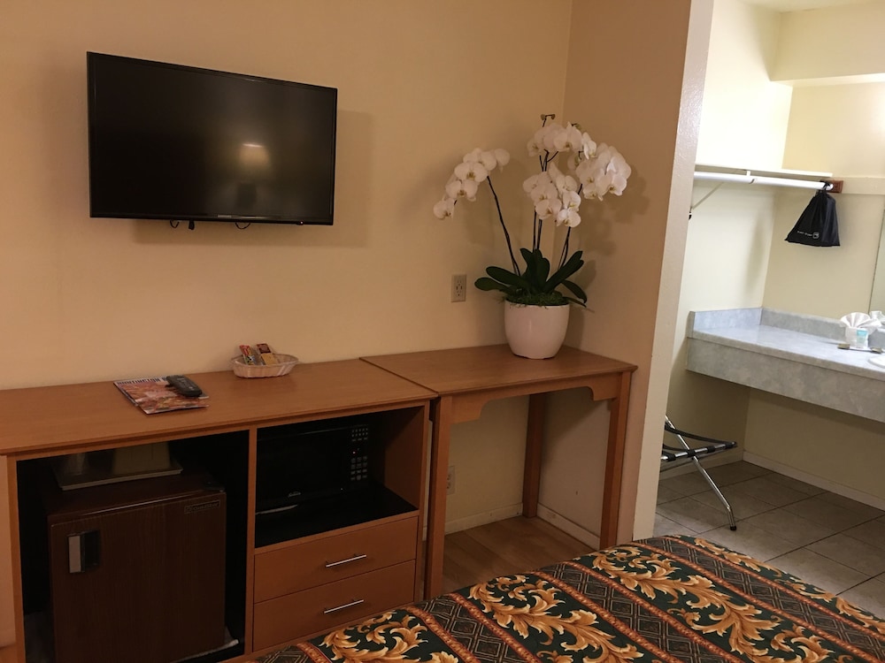 Oceanview Motel - Huntington Beach 34/50