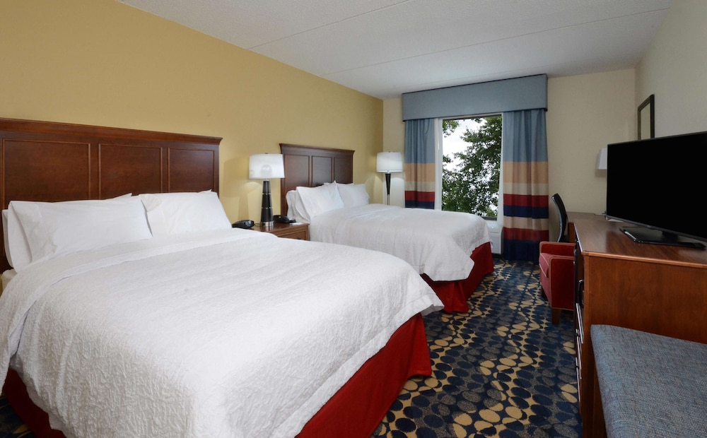 Hampton Inn Suites Lynchburg 15/37