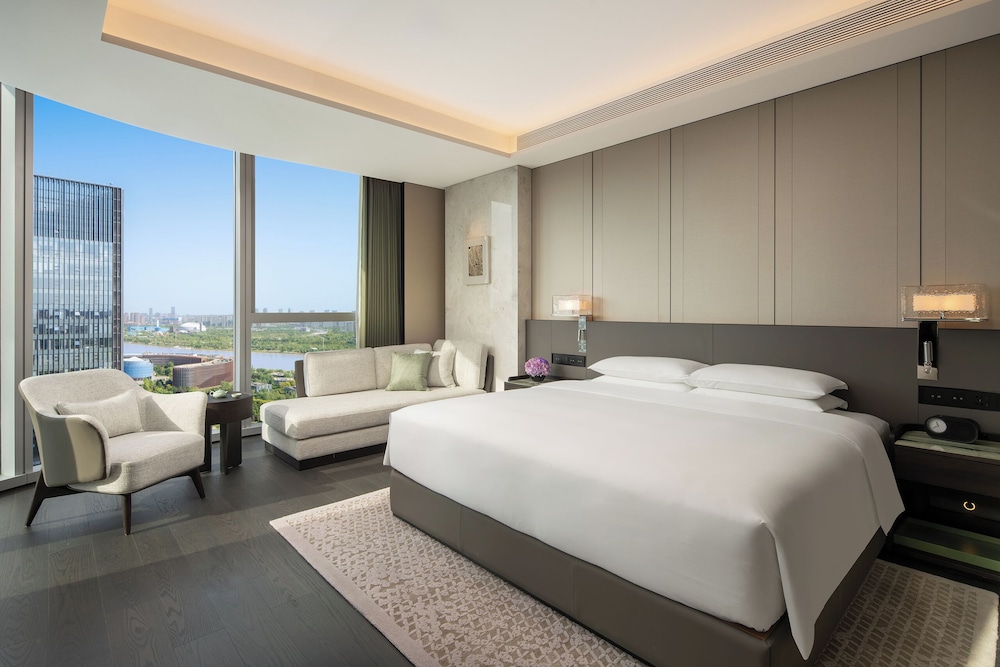 Regency, Suite, King Bed
