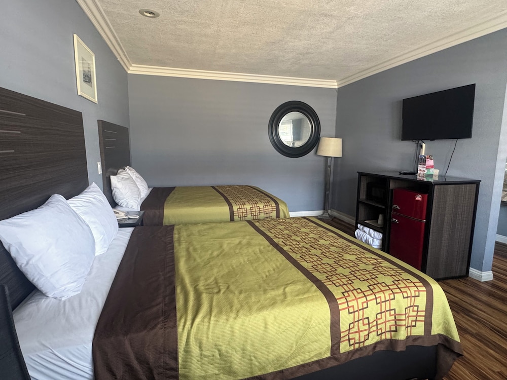 Big A Motel 10/49