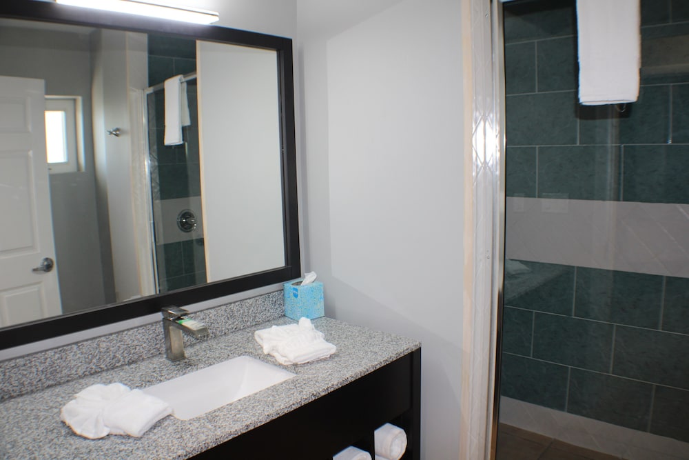 Grace Bay Suites 44/50