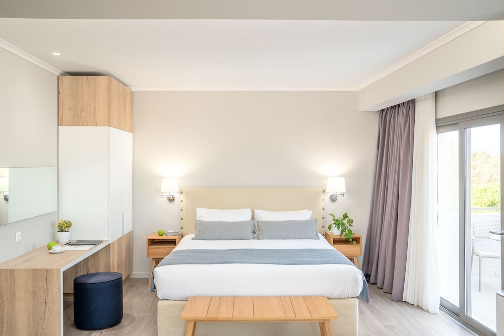 Penthouse Suite, King Bed, City View, Sofa