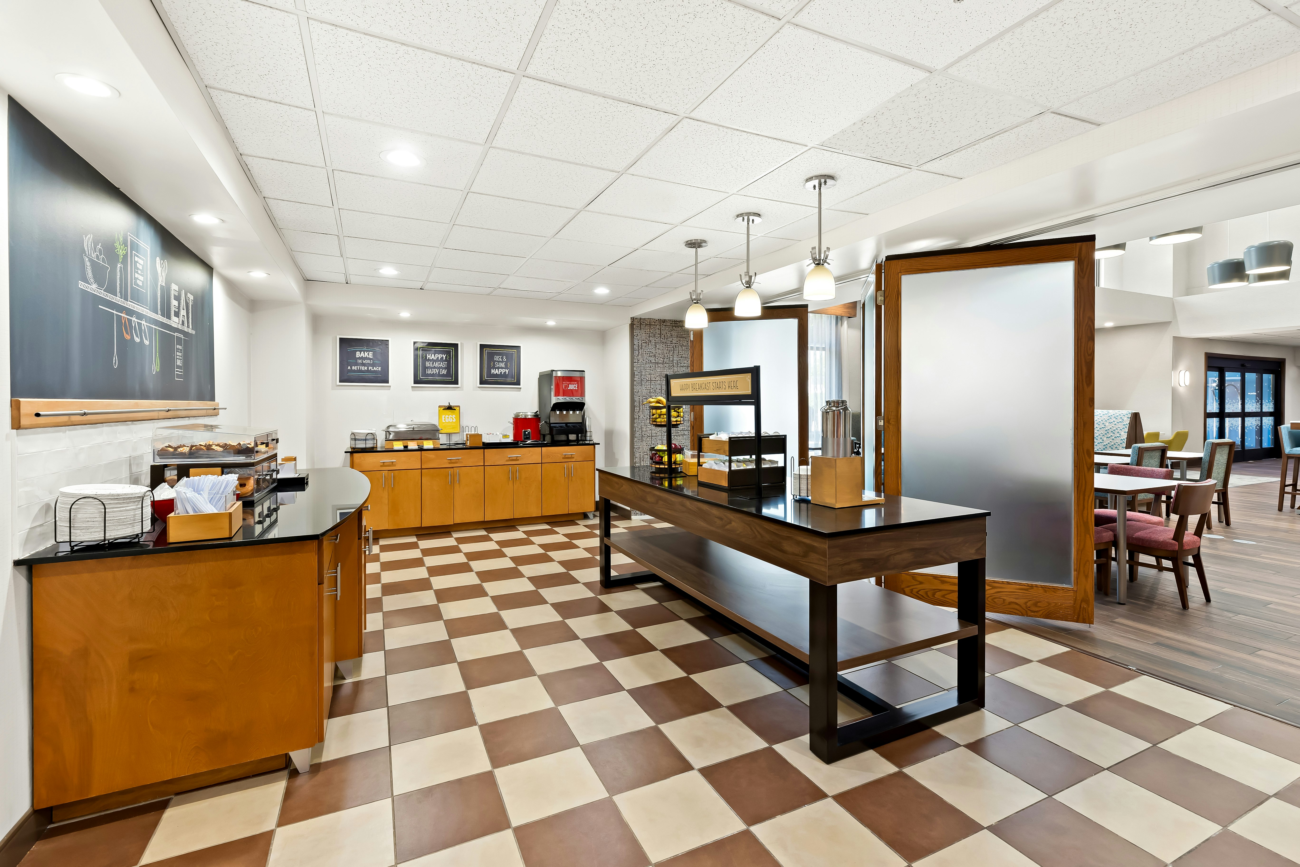 Hampton Inn & Suites Canton 10/54