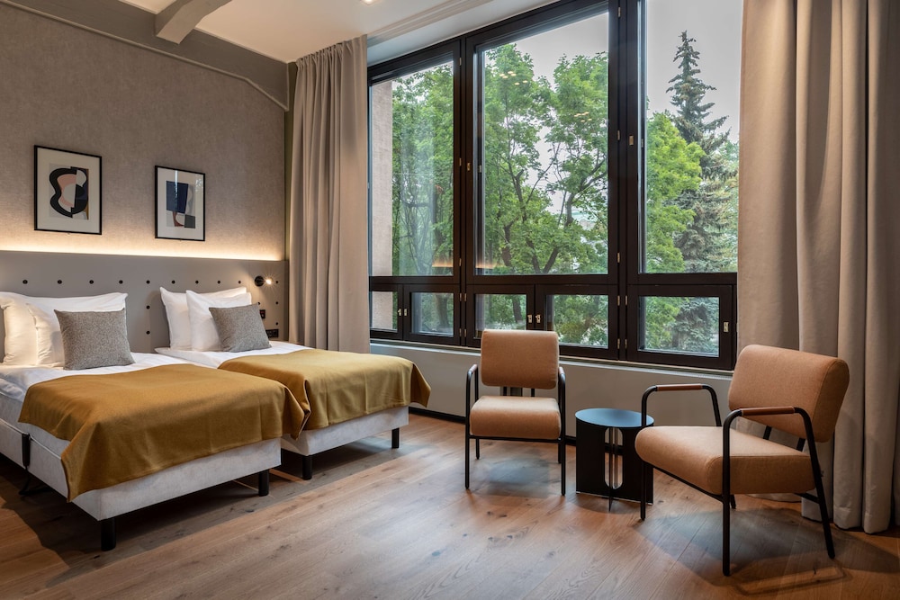 SUPERIOR, TWIN BEDS