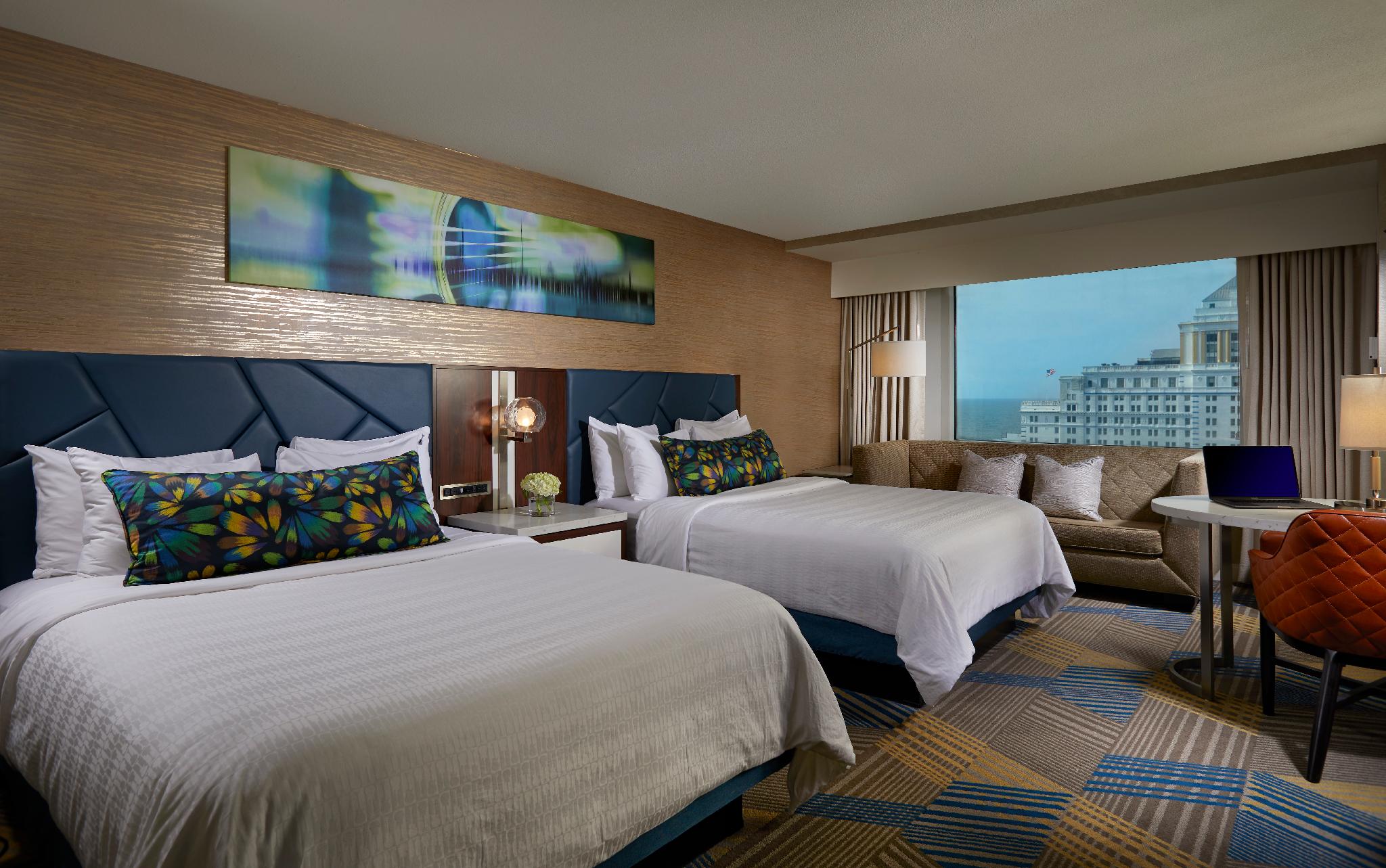 Ocean, Classic, Queen Bed, South Tower