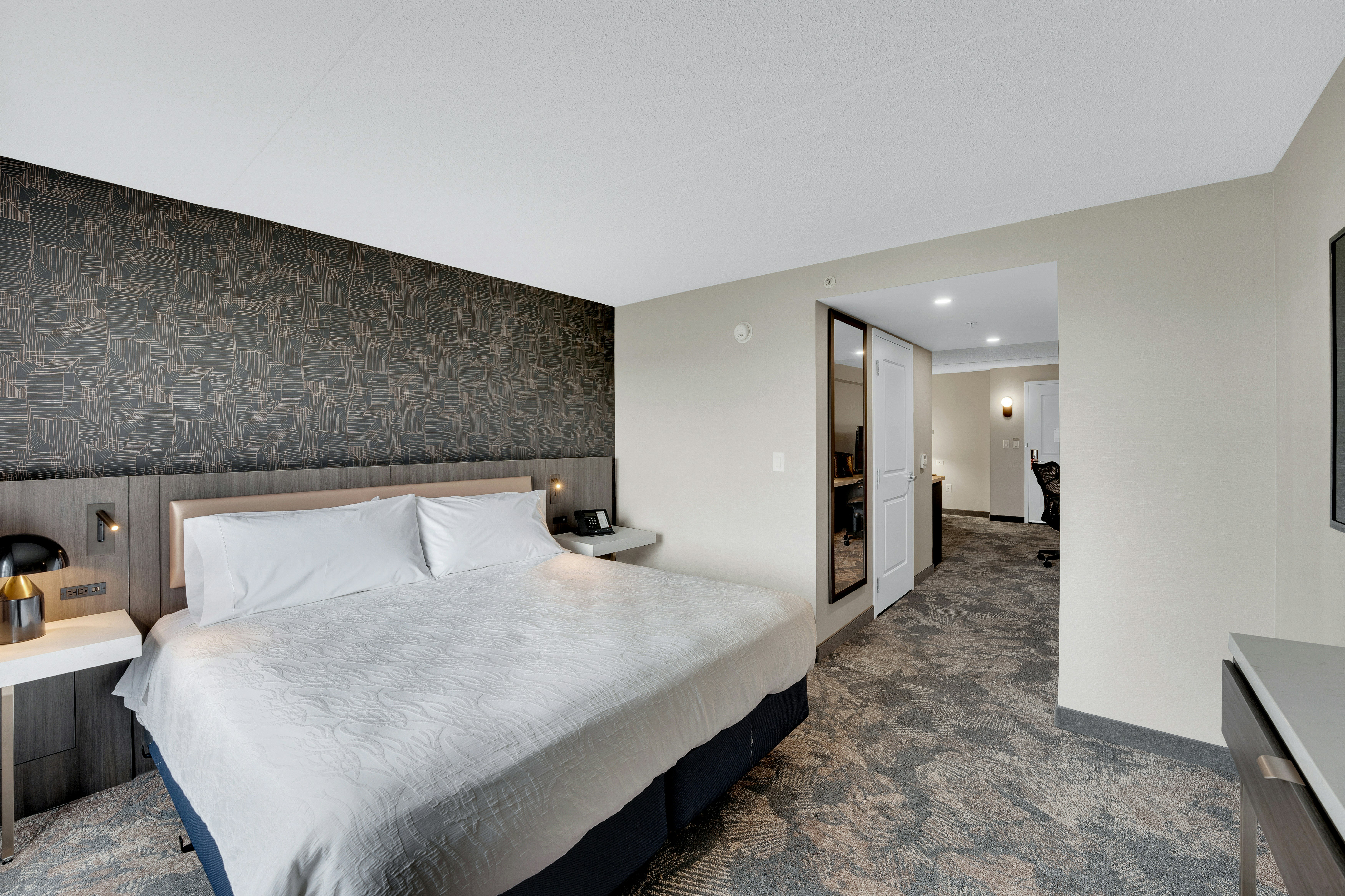 جناح بسرير كينج بغرفة نوم واحدة، Hilton Garden Inn Brampton 2/3