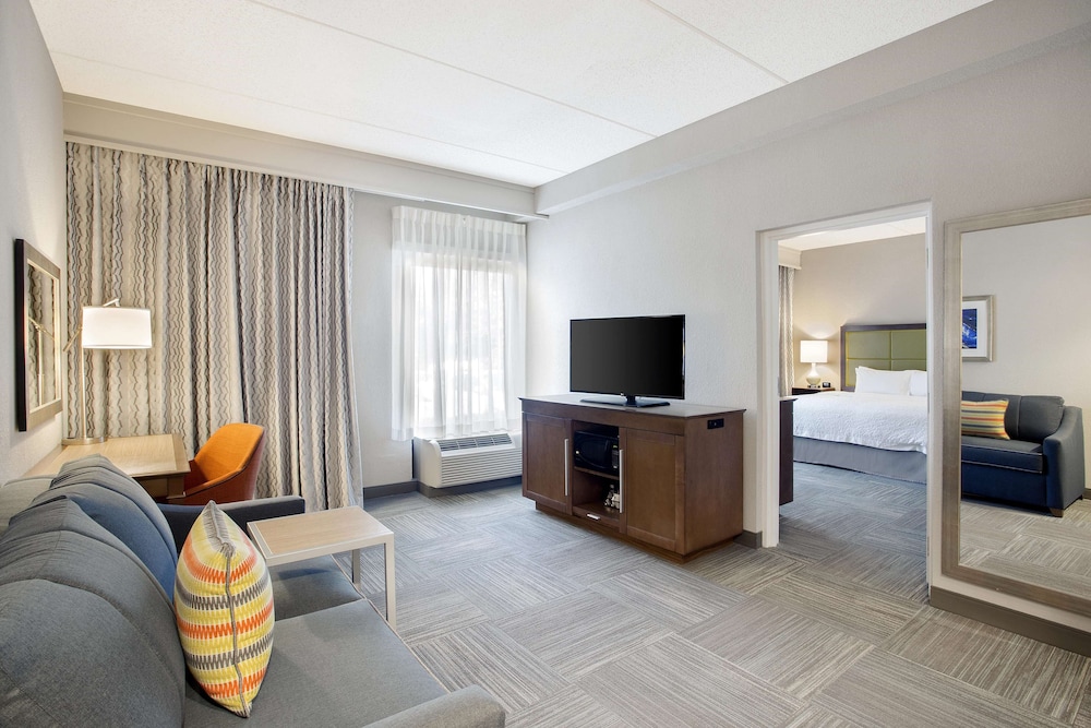 Hampton Inn Middletown 27/48