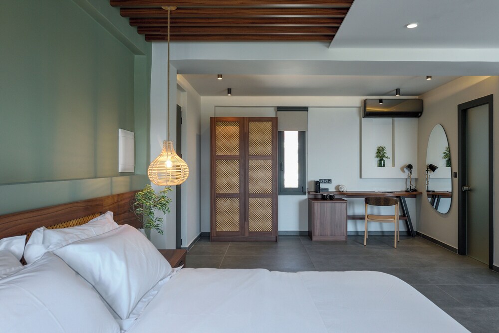 Amyntas Seafront Hotel 17/58
