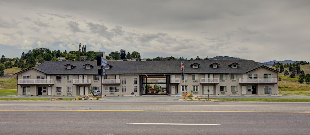 Days Inn & Suites By Wyndham Lolo 3/32