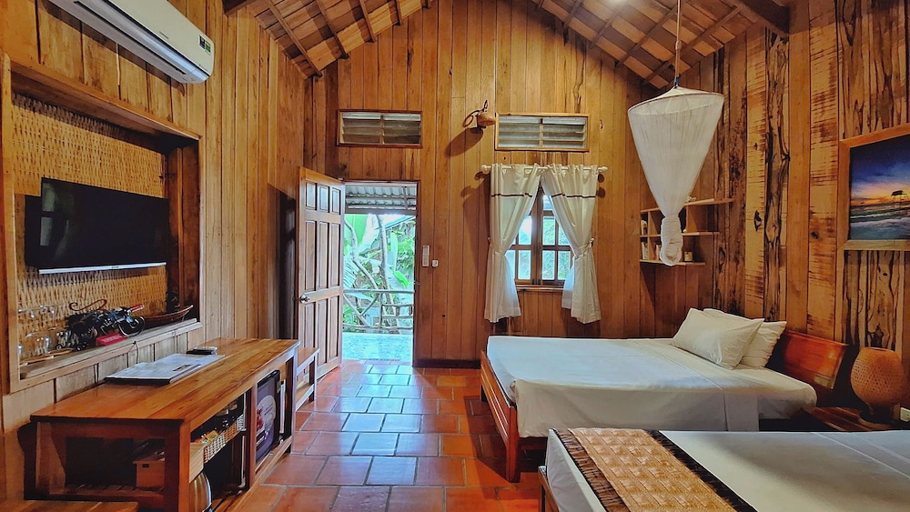 Bungalow, Triple, 1 Queen and 1 Single Bed, Garden View