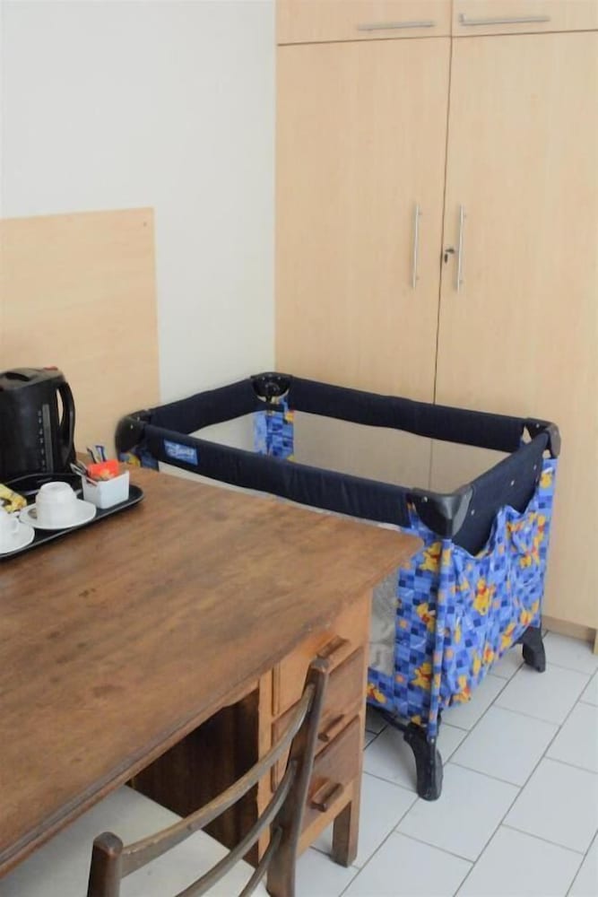 Pta East Guest Rooms 7/46