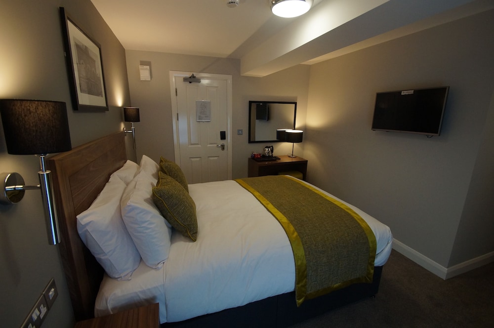 New Park Hotel 15/50