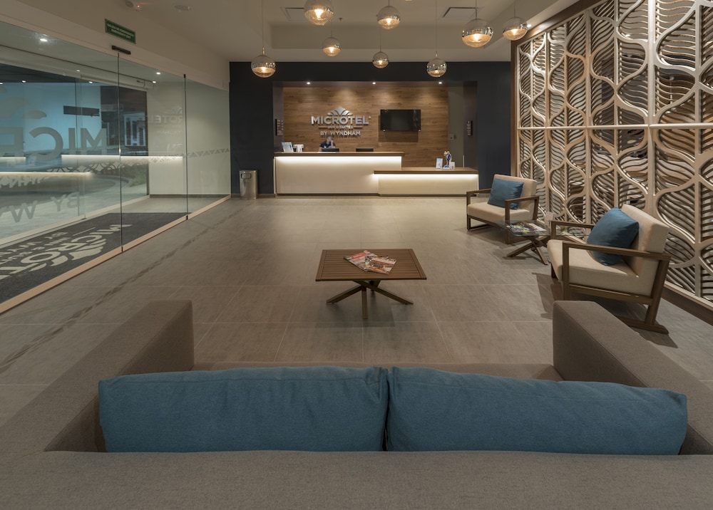 Microtel Inn Suites By Wyndham Irapuato 18/28