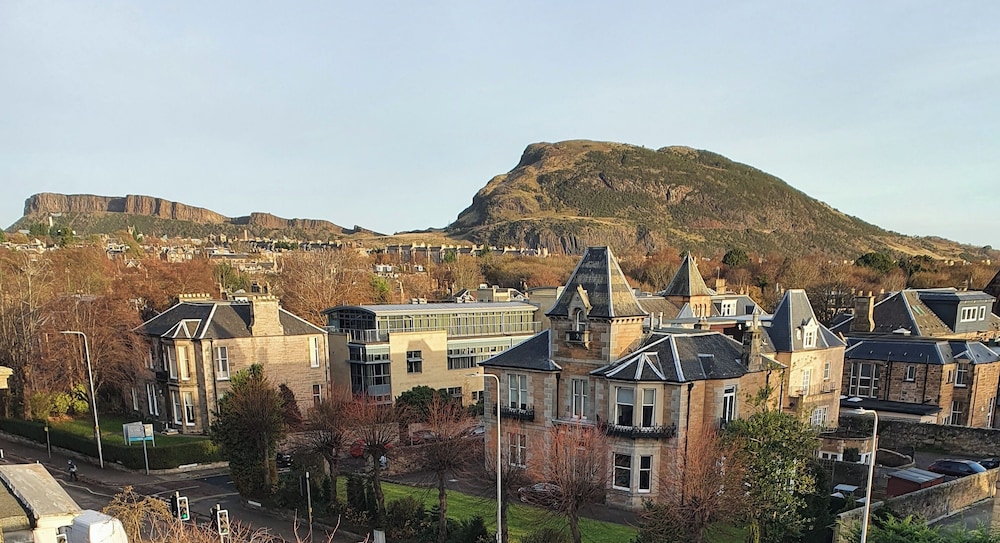 18 Craigmillar Park Guest House 5/50
