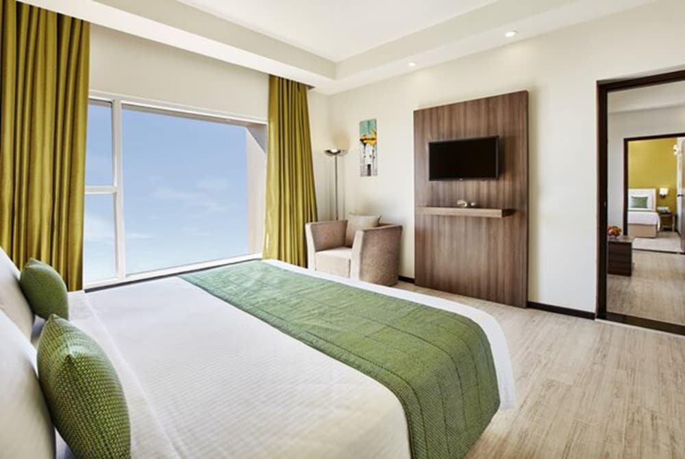 2 BEDROOMS, FAMILY SUITE, BALCONY