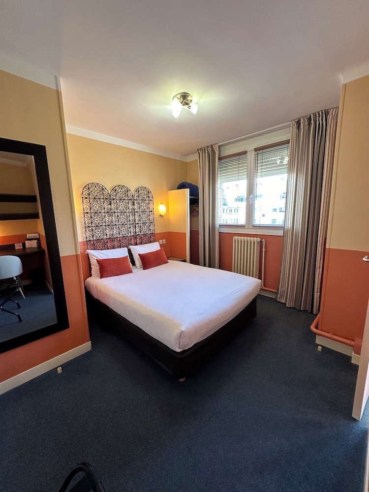 Hotel de Caen 7/38