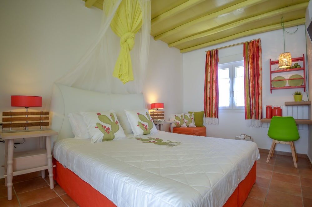 EXECUTIVE, QUEEN BED
