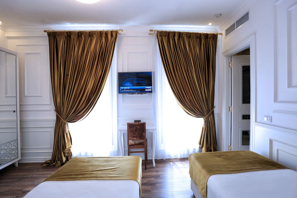 ELER HOTEL 17/25