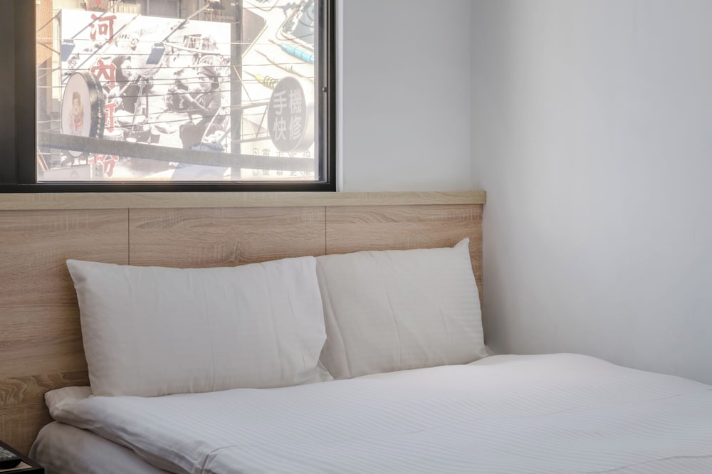 CHASE WALKER HOTEL 43/70