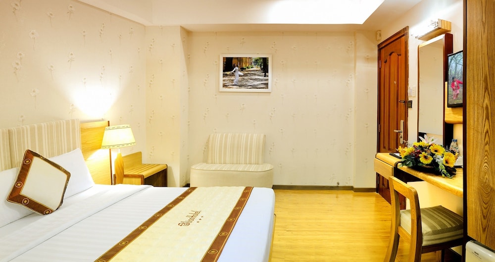 Elios Hotel 6/25