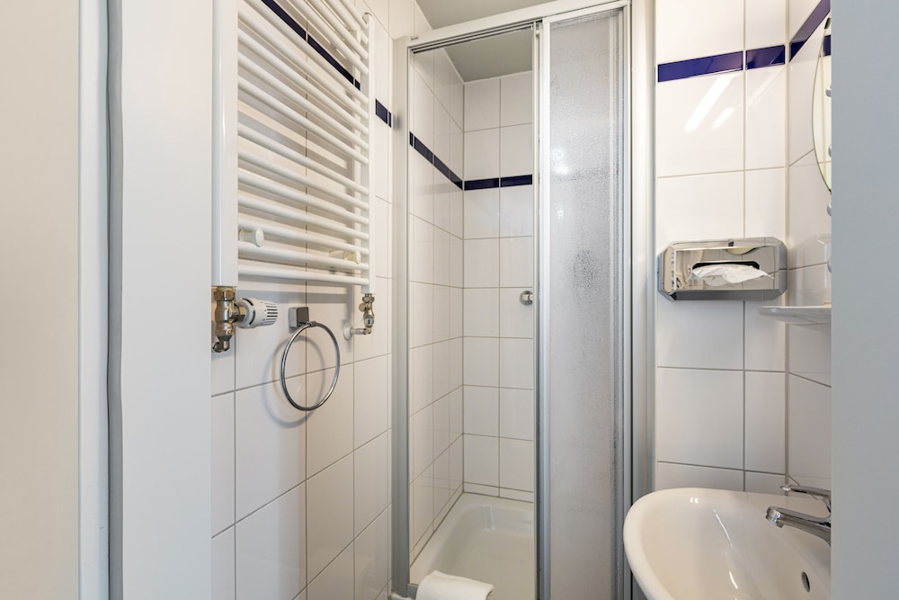 A&O Aachen Hauptbahnhof Hotel 82/83