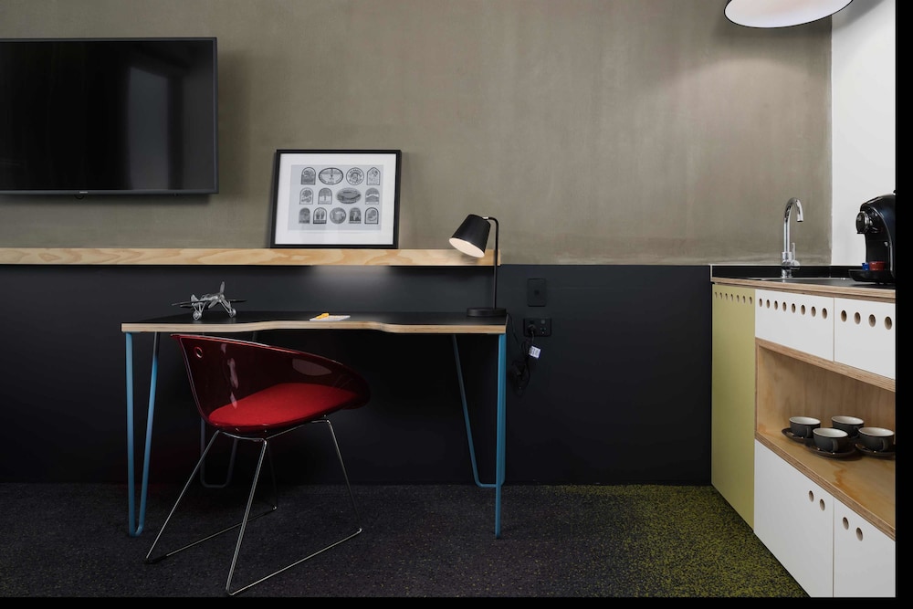 Atura Adelaide Airport Hotel 41/49