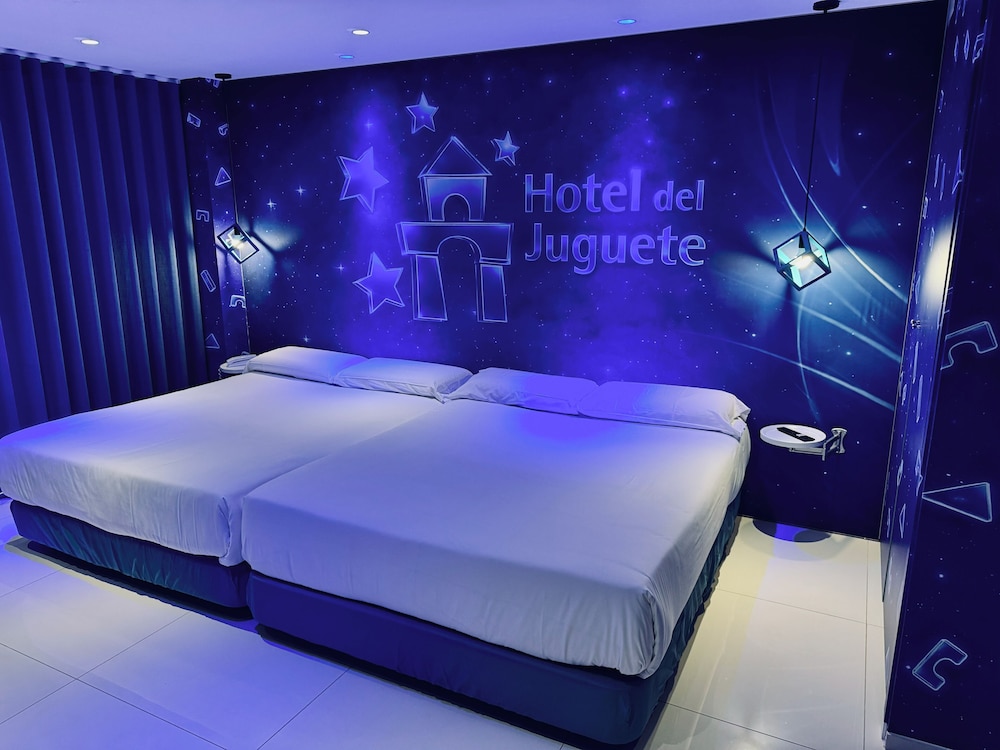 HOTEL DEL JUGUETE 12/65