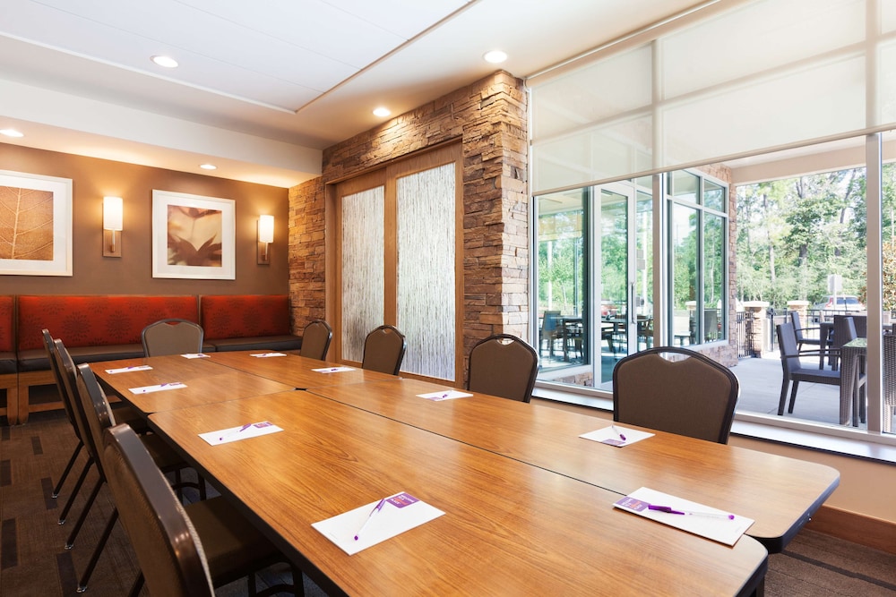 Hyatt Place Houston / The Woodlands 50/64