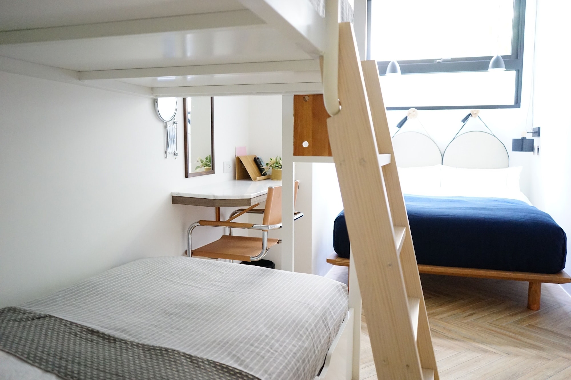 ROOM, QUADRUPLE