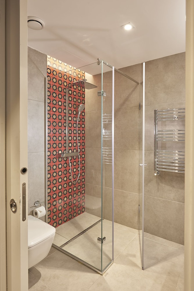 M Suite Hotel 48/50