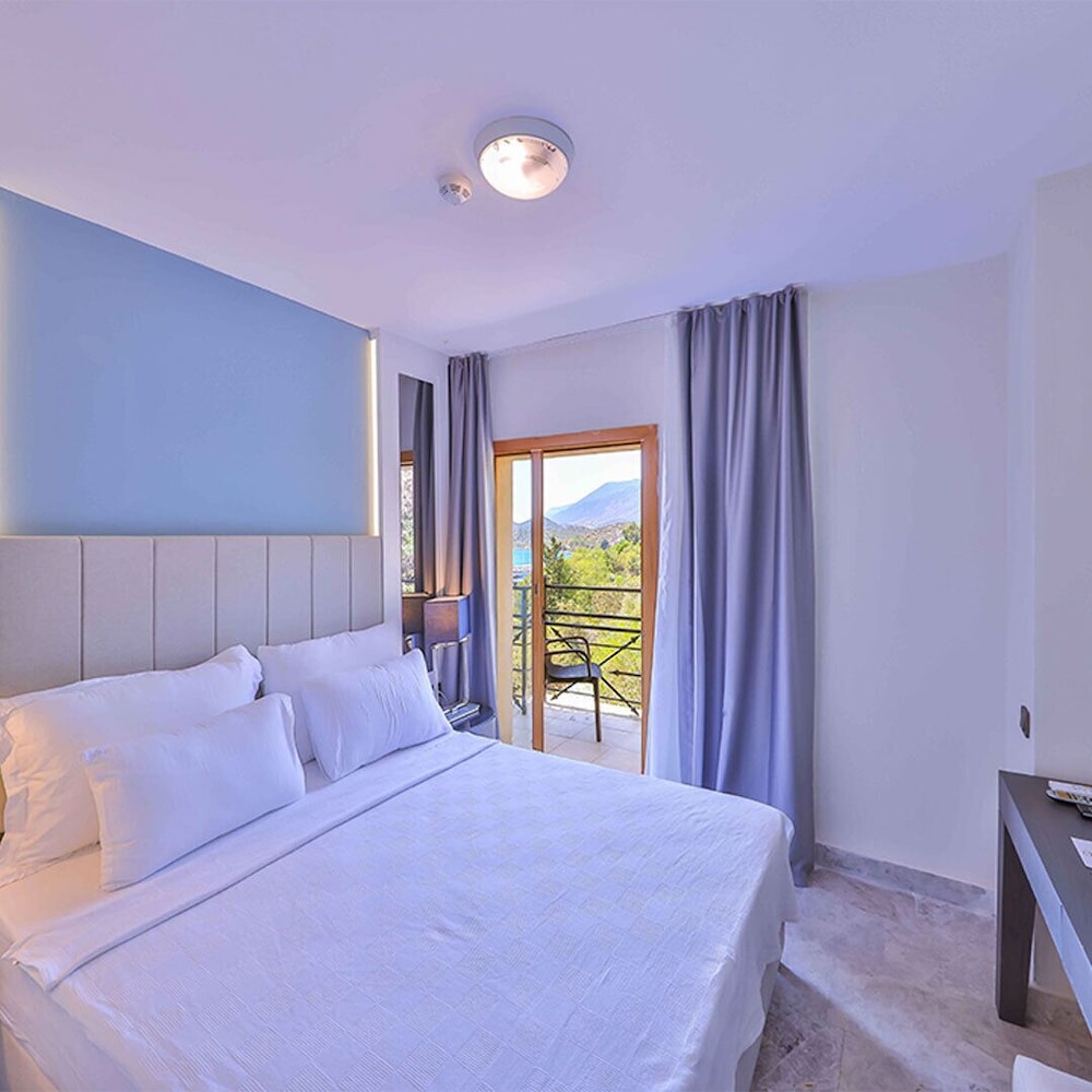Hera Hotel 16/70