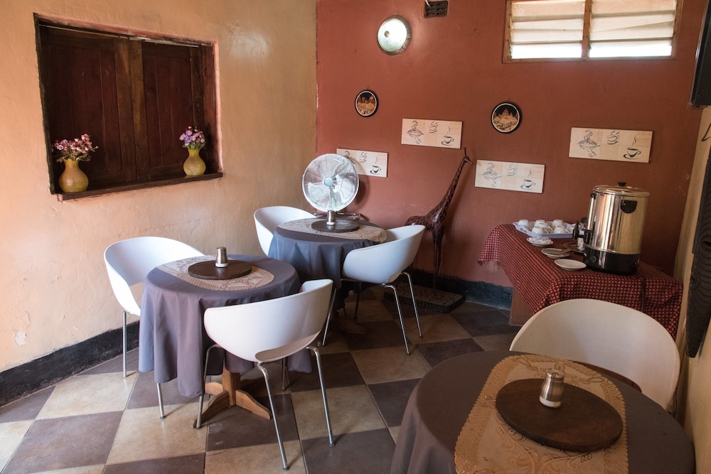 Okavango Lodge 22/30