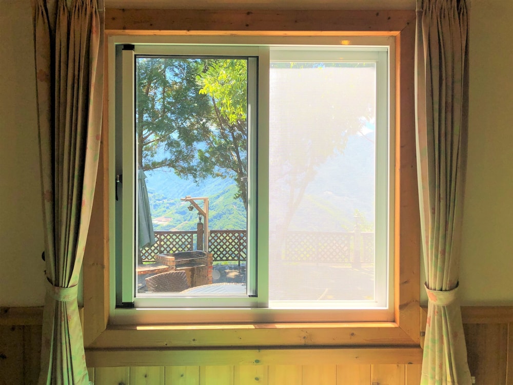 Aurora Villa 8/50