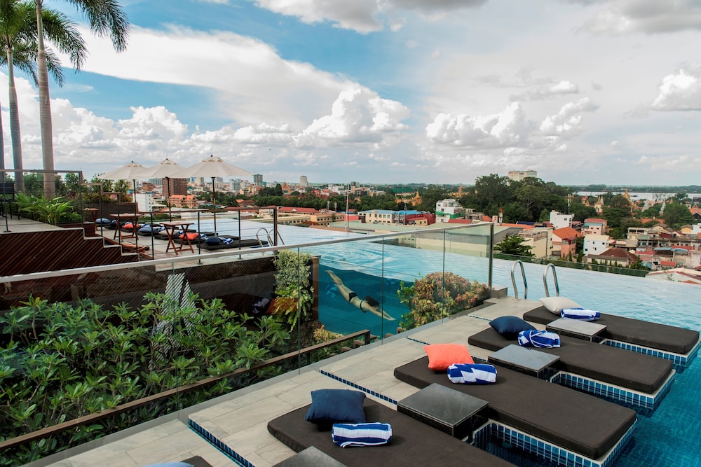 Aquarius Hotel Urban Resort Phnom Penh 60/66