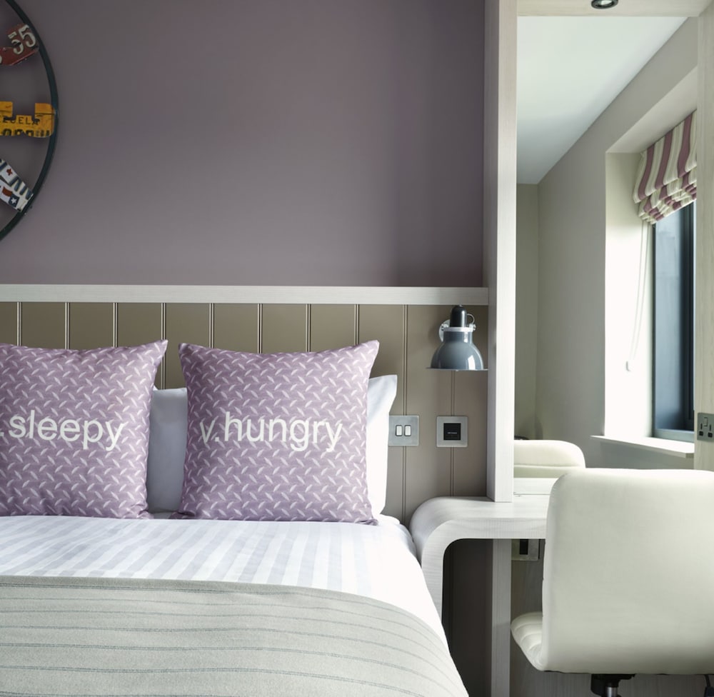 Village Hotel Edinburgh 6/50