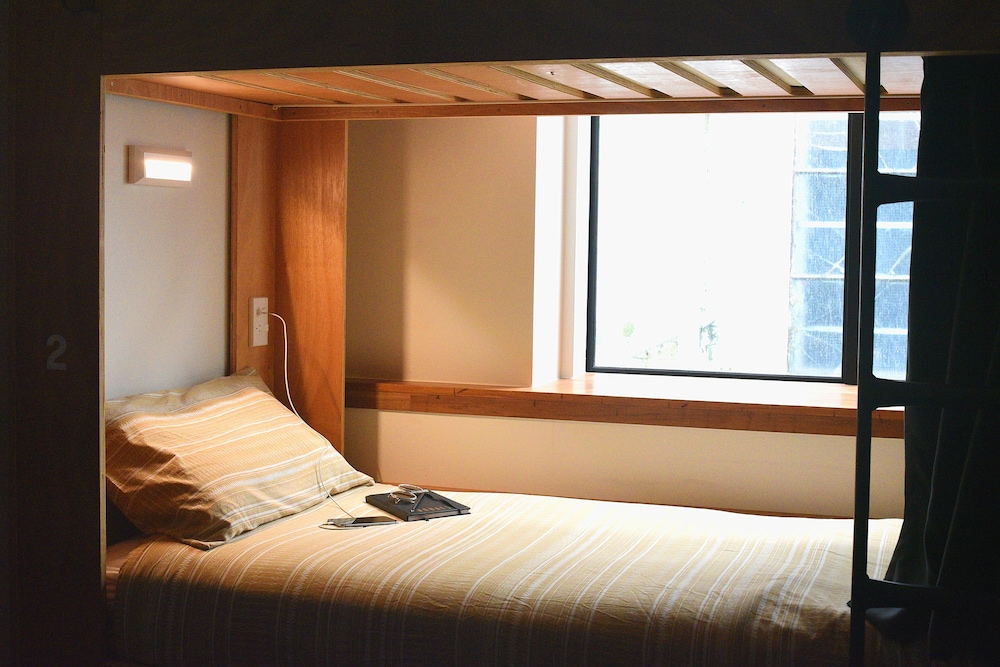 MIXED DORM, 10 BEDS