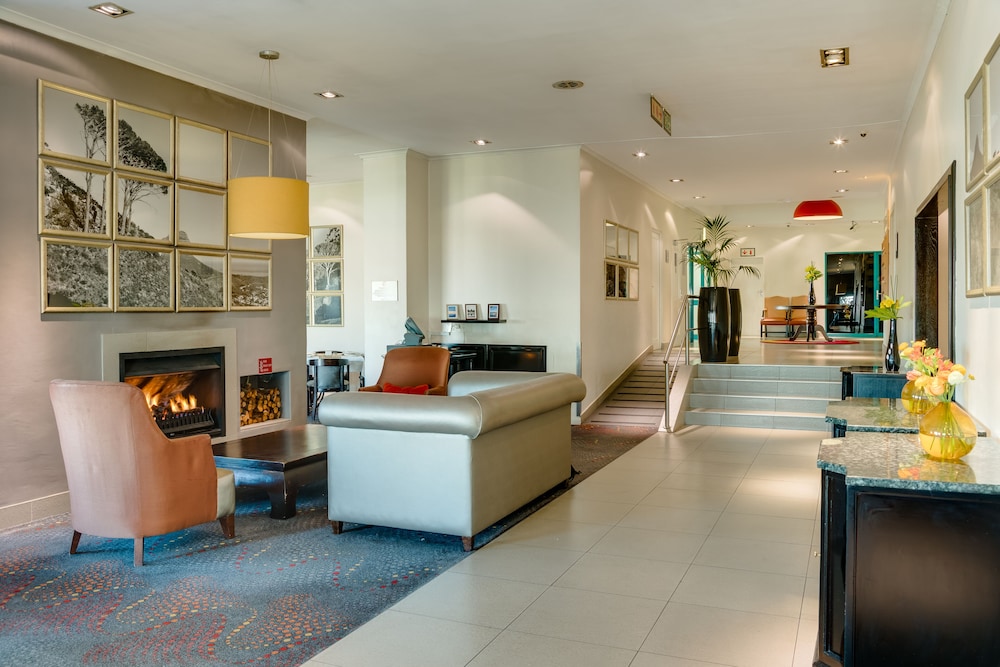 Protea Hotel by Marriott Cape Town Tyger Valley 7/45